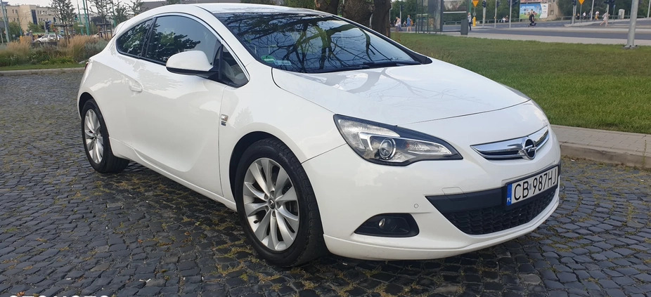 Opel Astra cena 29900 przebieg: 201000, rok produkcji 2014 z Poznań małe 92